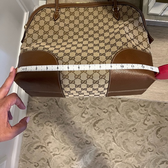 Gucci tote is in brand new condition & comes with dust bag - Picture 3 of 9